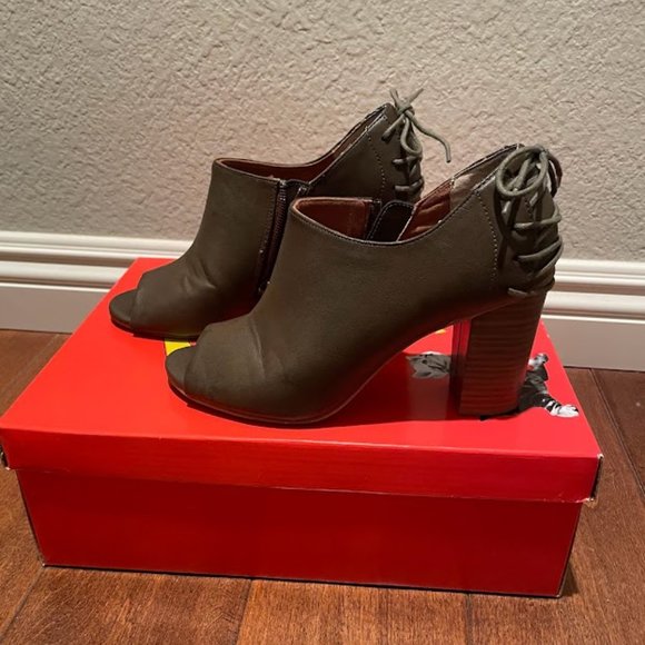 Bp. heeled peeptoe booties with faux lace tie on back size 6 - Picture 3 of 3